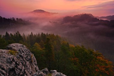 Bohem İsviçre parkında sabah