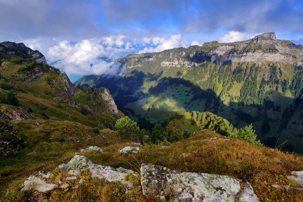 Montanhas Alp Colina Niederhorn Perto Interlaken Suíça Paisagem Montanhosa Europa — Fotografia de Stock