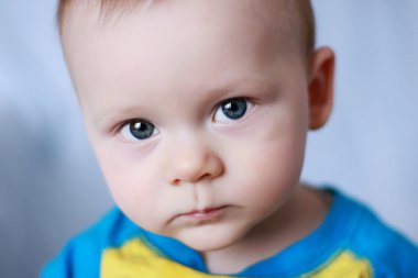 Tatlı küçük bebek yüz yakın çekim