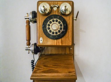 Vintage telefon ağaçtan