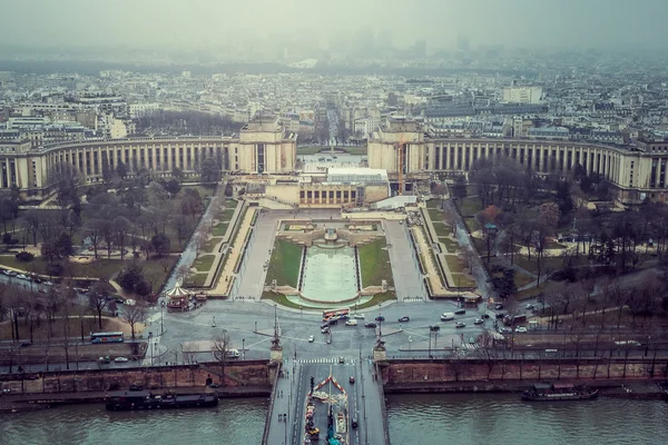 Üstten Görünüm üzerinden Katedrali Notre Dame Seine Nehri ve köprüler.