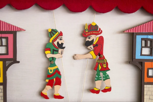Hacivat ve Karagöz geleneksel Türk gölge oyunu dan