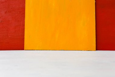 Turuncu, sarı, yüksek çözünürlüklü kırmızı ahşap arka plan. Üst Görünüm Kopyalama alanı