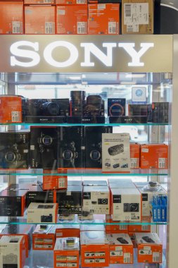 Ankara, Türkiye 07 Şubat 2020: Sony fotoğraf makinesi ve sony malzemeleri satan bir dükkan