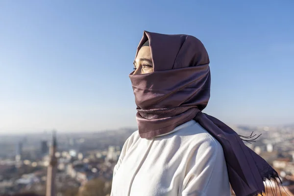 Portrait Young Muslim Woman Wearing Hijab Headscarf City While — Stockfoto