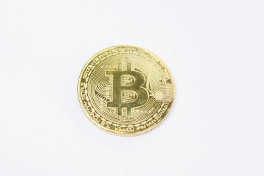 Bitcoin metal para beyaz arkaplanda izole