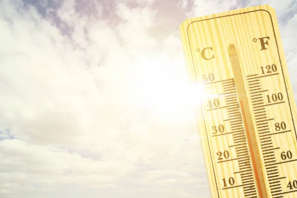 Thermometer Sehr Heißen Tagen Hohen Temperaturen Oder Warmen Umgebungsbedingungen Thermometer — Stockfoto