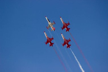 Sivrihisar, Eskisehir, Türkiye - 15 Eylül 2019: Akrobat takımı Türk Yıldızları, Hava Gösterileri 