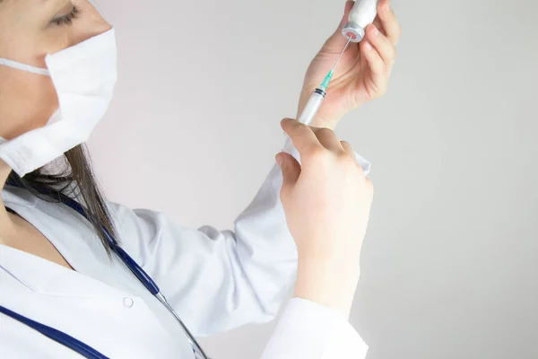 Doctor Scientist Laboratory Holding Syringe Liquid Vaccines — Stockfoto