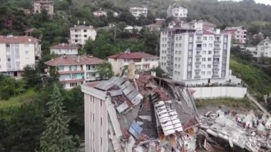 Sinop, Ayancik, Türkiye - 21 Ağustos 2021: Türkiye 'nin Karadeniz illerini sel bastı. Sinop Ayancik. Şiddetli yağmurlar nedeniyle yeni bir sel dalgası Türkiye 'nin kuzey Karadeniz illerini vurdu.  