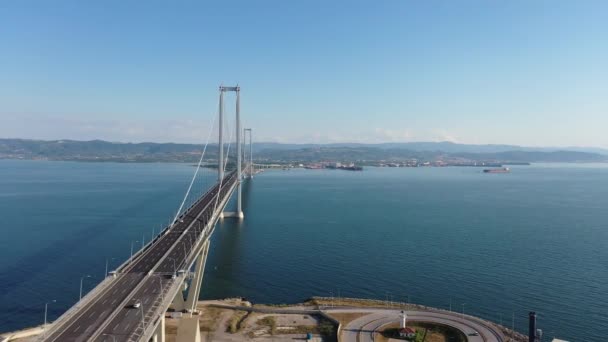 Osman Gazi Bridge Fra Sky Aerial View Hengebrutrafikk – stockvideo