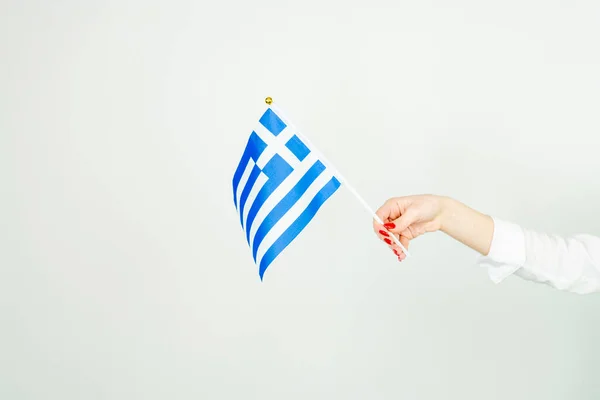 Görög Zászlót Tartó Női Kéz Görögországi Lobogó — Stock Fotó