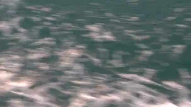Krásná Hluboká Modrá Středomořská Voda Oceánské Vlny Dovolená Výletní Lodi — Stock video