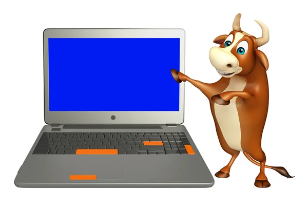 Zabawy Bull postać z kreskówek z laptopa — Zdjęcie stockowe