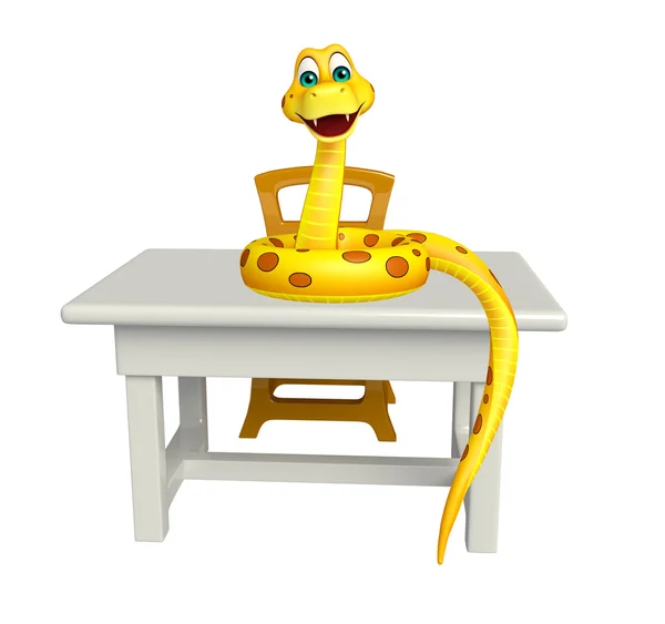 Χαριτωμένο φίδι κινούμενα σχέδια χαρακτήρα με τραπέζι και καρέκλα — Φωτογραφία Αρχείου