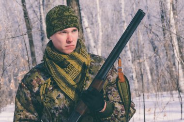 Bir avcı ile bir gun.tif