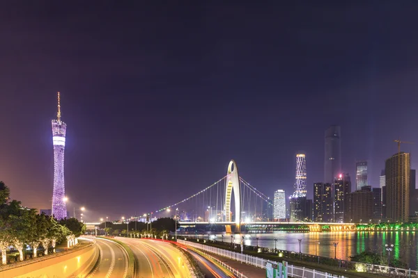 Guangzhou şehir gece görünümü