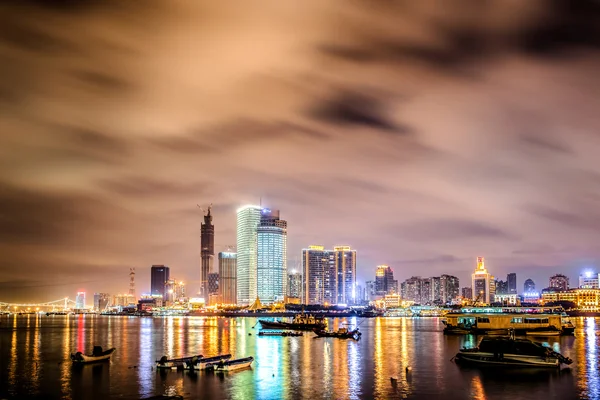 Xiamen şehir gece görünümü