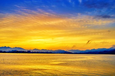 Deniz gündoğumu sahne, çok güzel