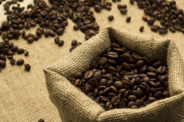 Sivas'tan çantasından siyah kahve