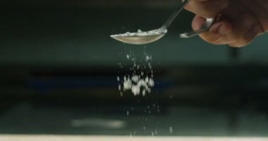 kaşık un çok slowmotion ve romantik gelenek gıda