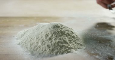 yumurta bileşiminde aşırı yavaş çekimde un