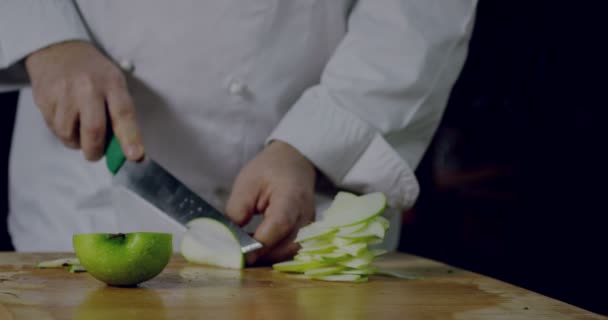 Composição perfeita de frescura e comida saudável na cozinha italiana — Vídeo de Stock