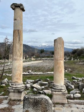 Antik Aphrodisias kentinde sütunlar, Aydın, Türkiye, Şubat 2025. 
