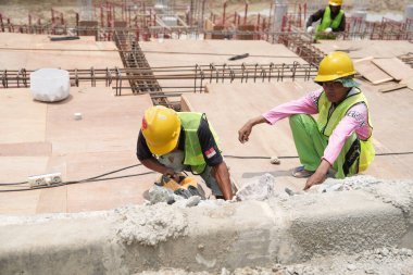 Şehirdeki inşaat işçileri