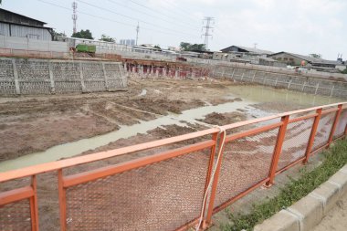 HK binasının inşaat alanında.