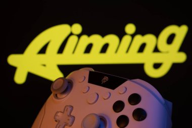 Dhaka, Bangladeş - 20 Mar 2025: Arka planda Nişan Alanının görüldüğü bir oyun sahasına yakın plan.