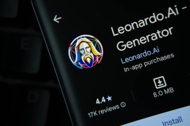 Dhaka, Bangladeş - 27 Temmuz 2025: Google Playstore 'dan Leonardo AI uygulaması akıllı telefon ekranında gösteriliyor.