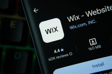 Dhaka, Bangladeş - 27 Temmuz 2025: Google Playstore 'dan Wix uygulaması akıllı telefon ekranında gösteriliyor.
