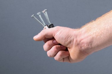 Kara demir vidalar, odun için avuç içi çiviler. Fasteners ve donanım elde.