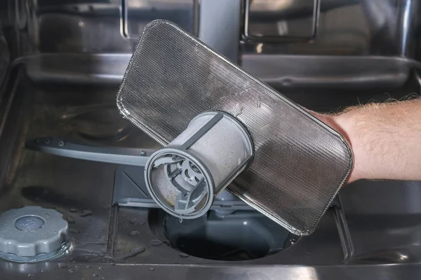 Homem Desaperta Filtro Para Limpeza Máquina Lavar Louça — Fotografia de Stock