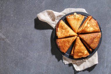 Rus mutfağından ince krepler. Rus blini, krep..