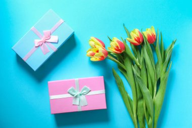 8 Mart Anneler Günü, Sevgililer Günü için hediye olarak bir buket lale. Paskalya dekoru.