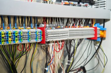 elektrik paneli kurulum bağlantıları ve kablolama