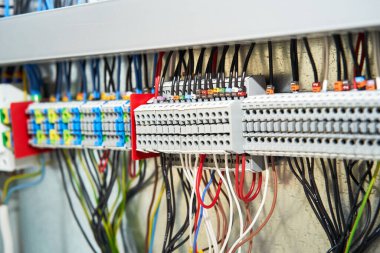 elektrik paneli kurulum bağlantıları ve kablolama