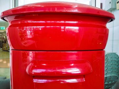 Kırmızı Metal Posta Kutusu Yuvası Yakın Çekim