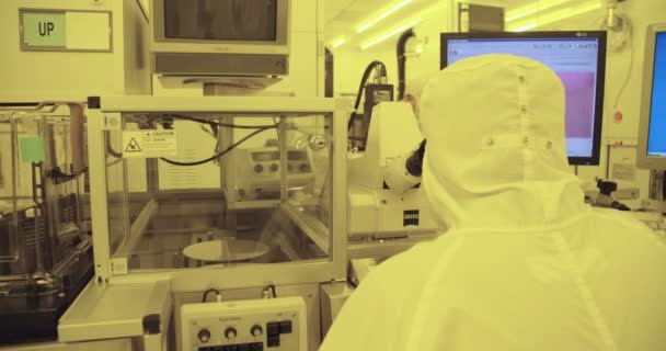 Israel, March 2016. Silicon wafer testing in a semiconductor production facility — Stock Video