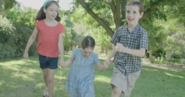 Çocuklarımız eğlenceli doğa üzerinde