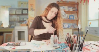 Su renkleri ve kalem onu Studio ile resmi ressamın