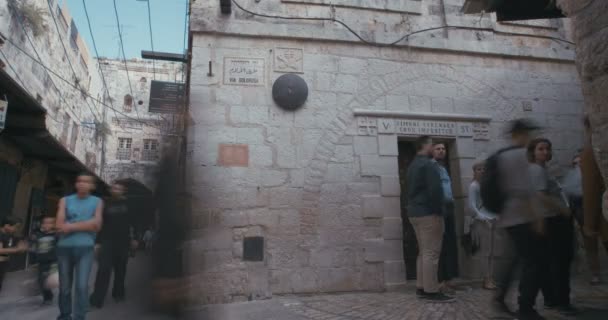 A Via Dolorosa na cidade velha Jerusalém — Vídeo de Stock