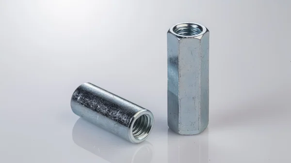 Kaplamalı cıvata ve vidalar bir yansıtıcı yüzeyi