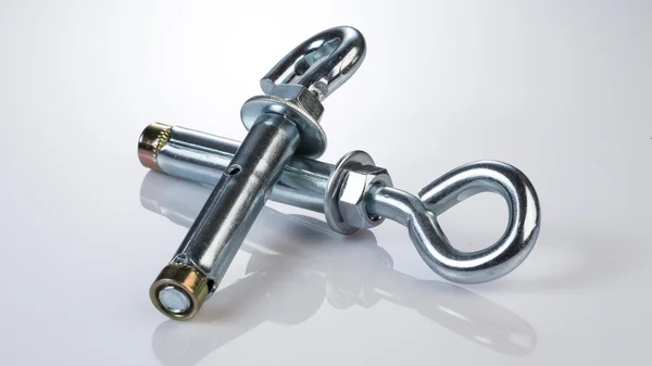 Kaplamalı cıvata ve vidalar bir yansıtıcı yüzeyi