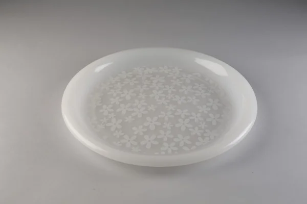 Renkli plastik tabak 