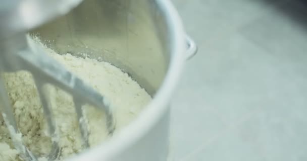 Industrial mixer making dough for cookies — Stock Video
