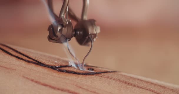 pyrographie sur bois, procédé créatif 