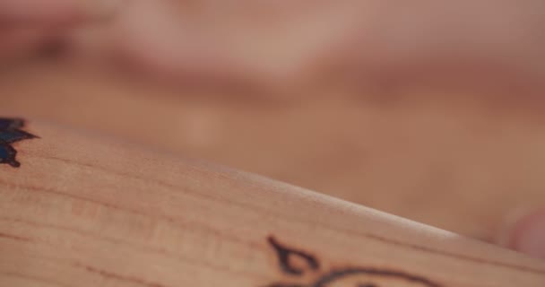 pyrographie sur bois, procédé créatif 
